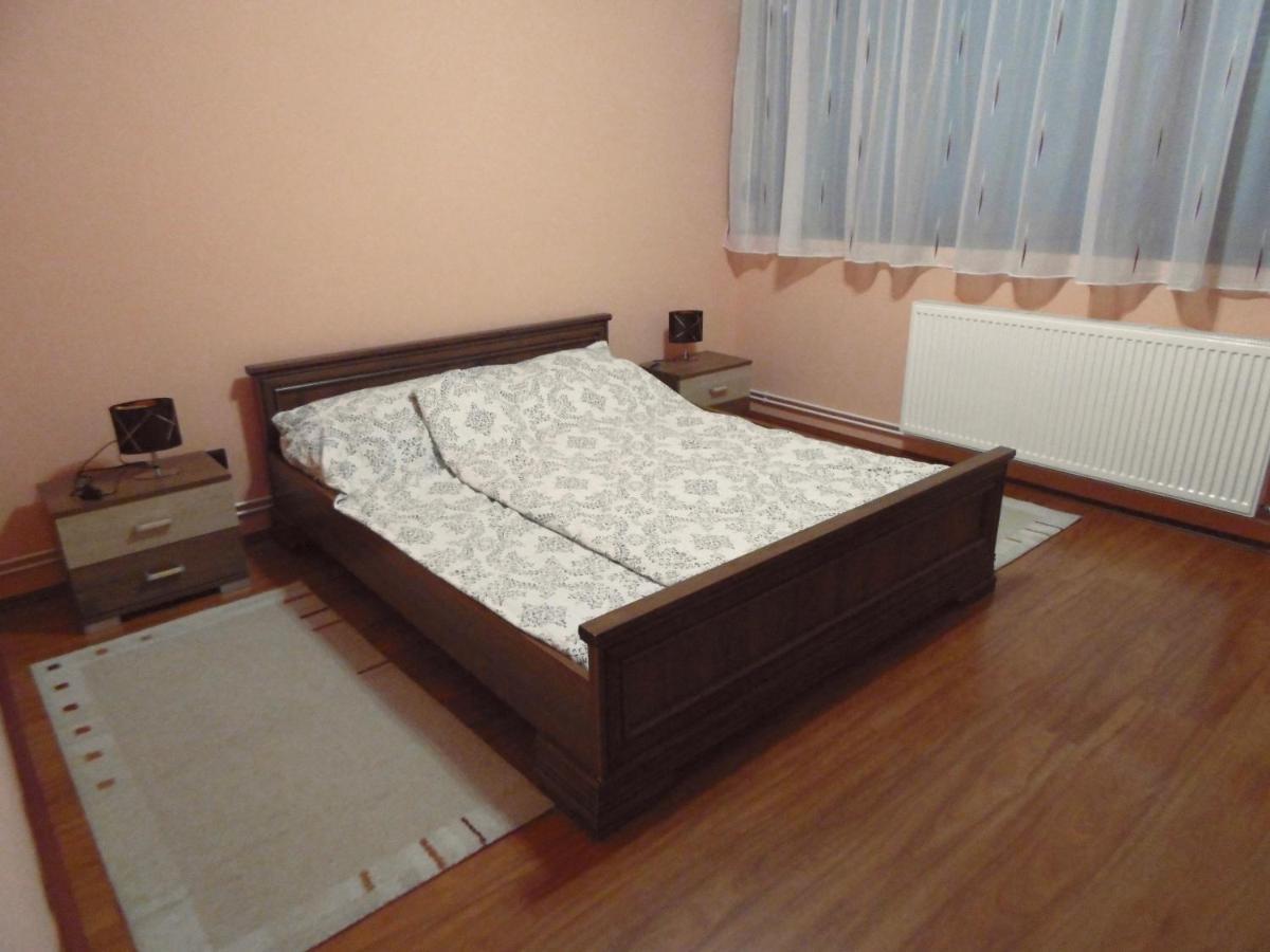 Modern Two Bedroom Flat With Balcony เลนตี ภายนอก รูปภาพ