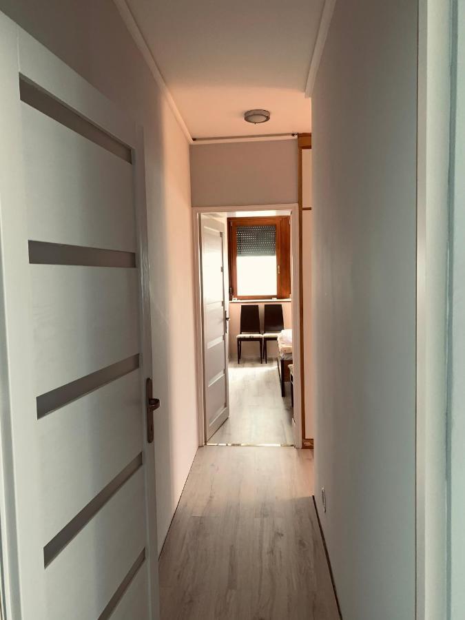 Modern Two Bedroom Flat With Balcony เลนตี ภายนอก รูปภาพ